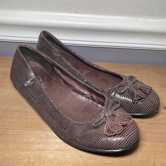 Elites by Walking Cradles Brown Flat 6.5 - Picture 1 of 7